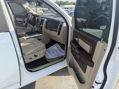 Used 2014 RAM 1500 Laramie w/ Convenience Group AWD/4WD image 15