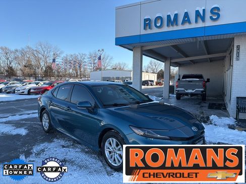 Used 2025 Toyota Camry LE image 1