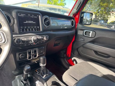 Used 2019 Jeep Wrangler Unlimited Sahara image 20