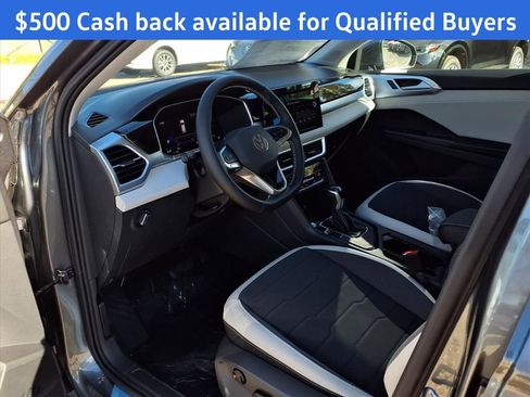 New 2026 Volkswagen Taos SE image 15