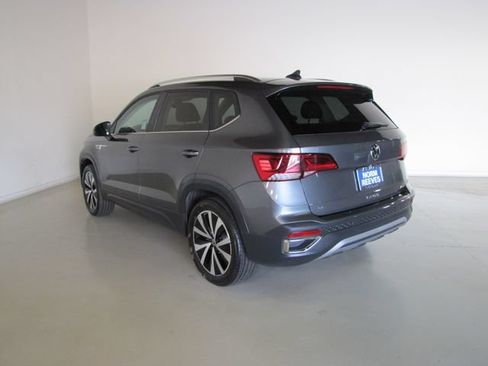 Used 2023 Volkswagen Taos SE w/ Panoramic Sunroof Package AWD/4WD image 23
