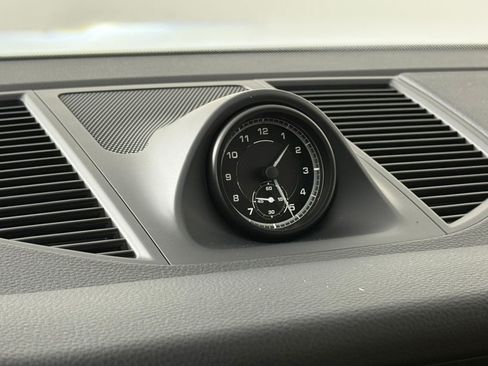 New 2026 Porsche Macan image 21