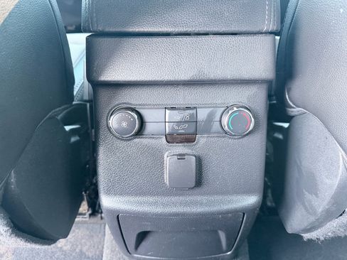 Used 2017 Ford Explorer XLT w/ Equipment Group 202A FWD image 29