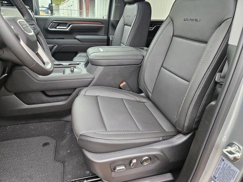 New 2026 GMC Sierra 3500 Denali w/ Denali Reserve Package image 22