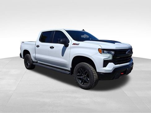 Used 2024 Chevrolet Silverado 1500 LT Trail Boss w/ Convenience Package II AWD/4WD image 1