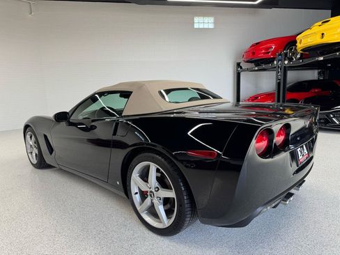 Used 2006 Chevrolet Corvette Convertible w/ Preferred Equipment Group RWD image 28