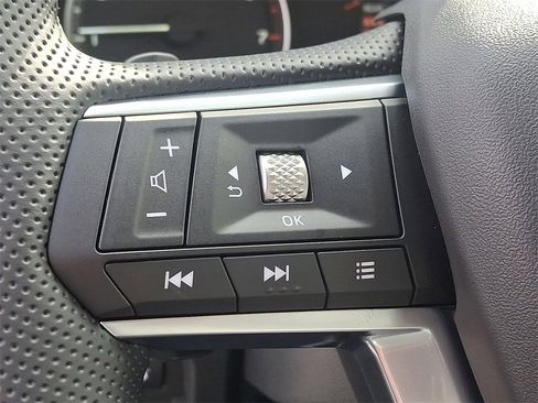 New 2025 Mitsubishi Outlander SE image 10