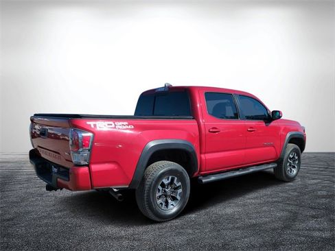 Used 2022 Toyota Tacoma TRD Off-Road w/ Technology Package image 3