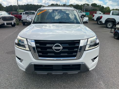 Used 2023 Nissan Armada Platinum w/ Captain's Chairs Package AWD/4WD image 2