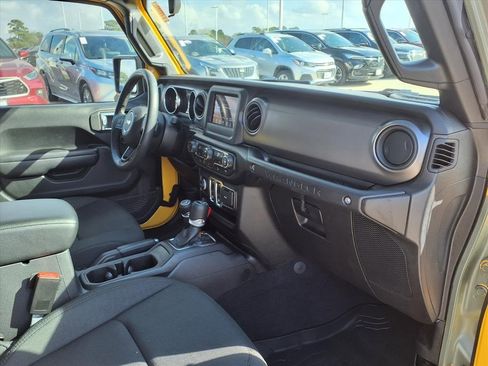 Used 2021 Jeep Wrangler Sport S image 20