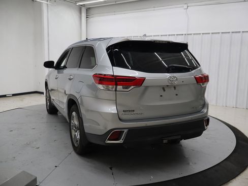 Used 2019 Toyota Highlander Limited Platinum AWD/4WD image 5