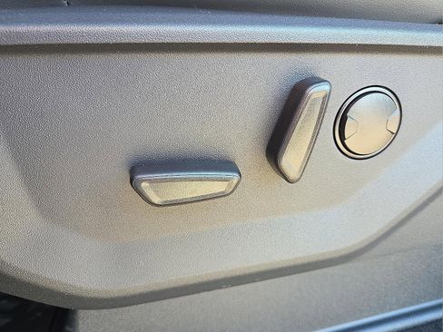 New 2025 Ford Expedition Active image 16