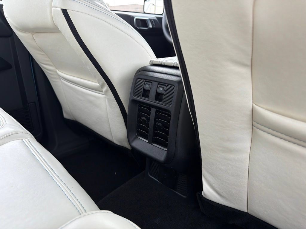 Used 2025 Ford Bronco 4-Door AWD/4WD image 31