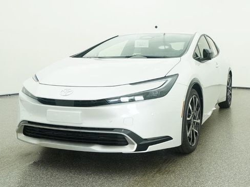 New 2026 Toyota Prius Plug-In Hybrid FWD image 4