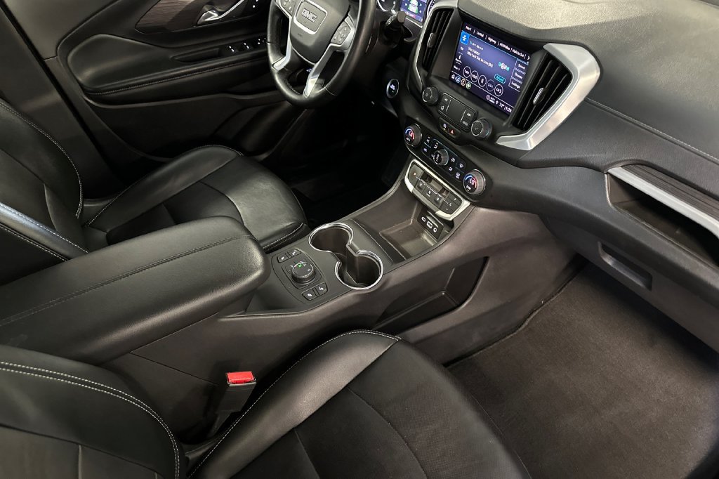 Used 2024 GMC Terrain SLT AWD/4WD image 18