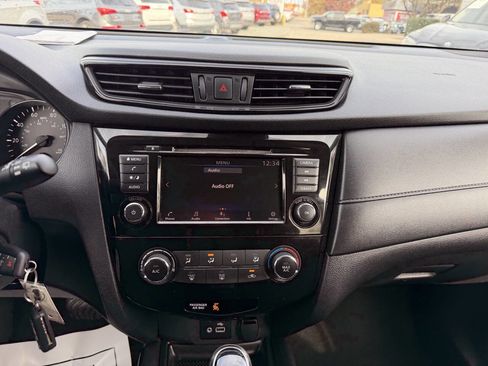 Used 2019 Nissan Rogue S w/ Special Edition Package image 30