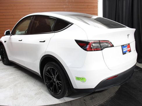 Used 2023 Tesla Model Y Long Range image 9