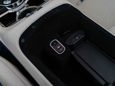 Used 2017 Rolls-Royce Dawn RWD image 25