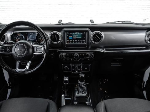 Used 2020 Jeep Wrangler Unlimited Sahara image 14