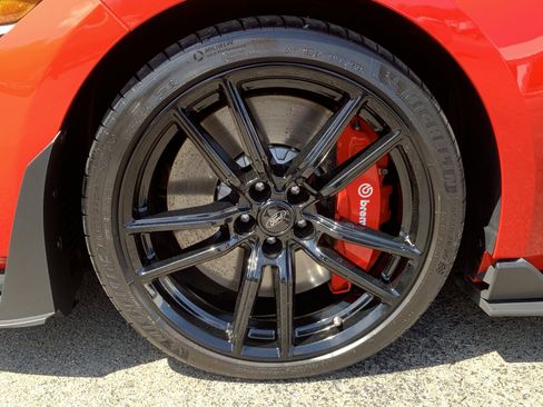 Used 2021 Ford Mustang Shelby GT500 w/ Technology Package image 24