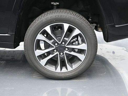 Used 2024 Jeep Grand Cherokee Overland w/ Advanced Protech Group III image 17