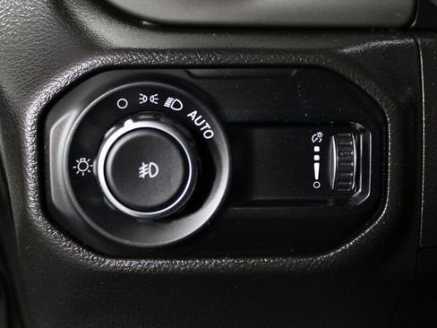 Used 2023 Jeep Wrangler Sahara image 19