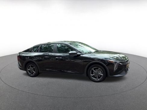 Used 2025 Kia K4 LXS image 2