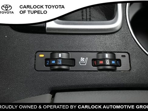 Used 2018 Toyota Highlander Limited FWD image 37