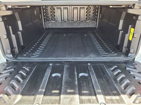Used 2012 Chevrolet Avalanche LTZ RWD image 26
