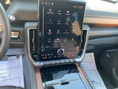 Used 2026 GMC Yukon Denali w/ LPO, Floor Liner Package AWD/4WD image 15