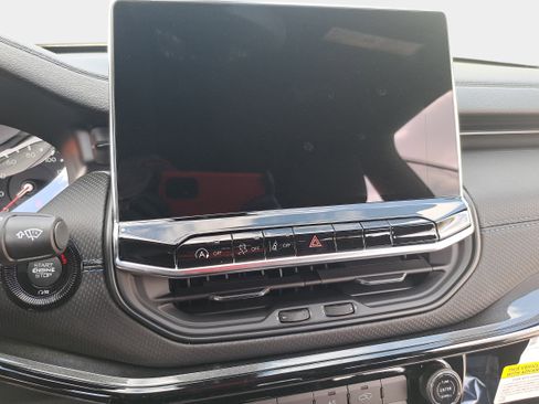 New 2026 Jeep Compass Latitude image 19