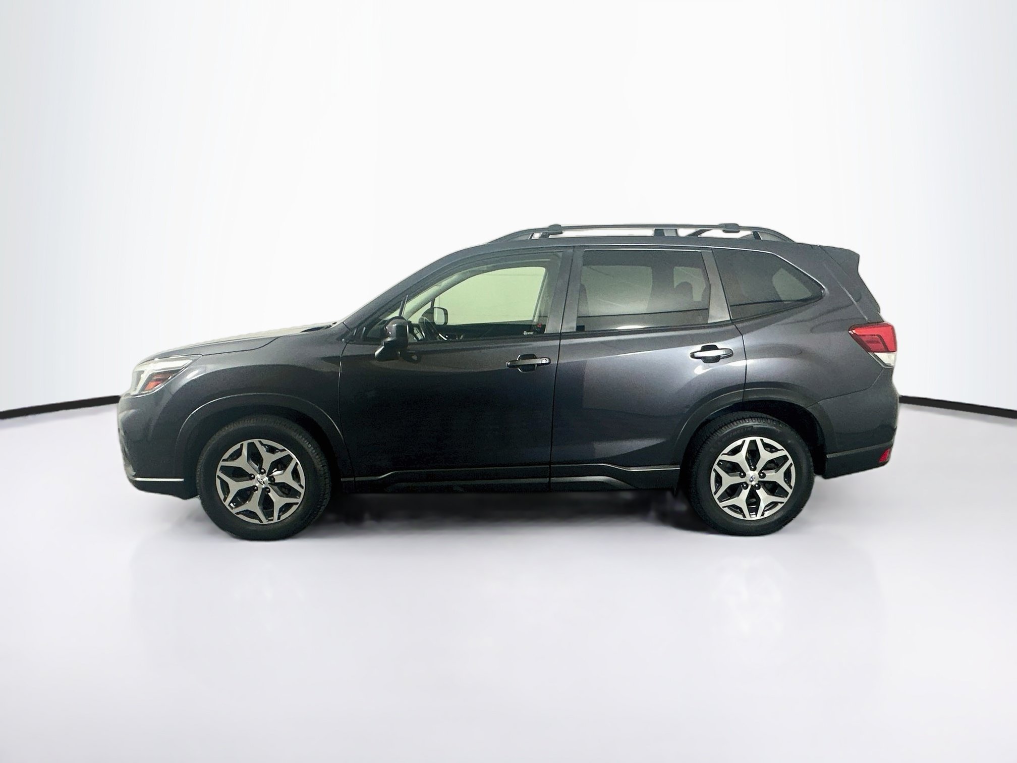 Used 2019 Subaru Forester Premium AWD/4WD image 4