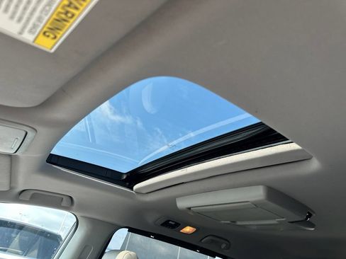 Used 2023 Honda Odyssey Touring image 6