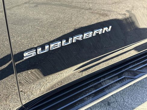 Used 2024 Chevrolet Suburban Premier image 28