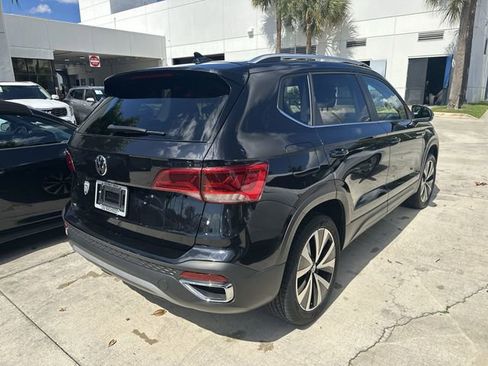 Used 2024 Volkswagen Taos SE FWD image 13