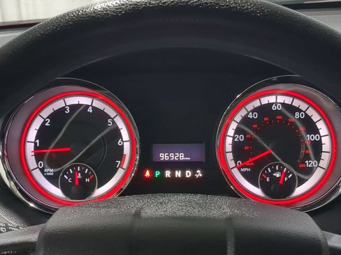 Used 2016 Dodge Grand Caravan American Value Package FWD image 32