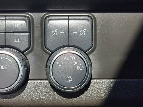 Used 2022 Chevrolet Tahoe Z71 w/ Luxury Package image 28