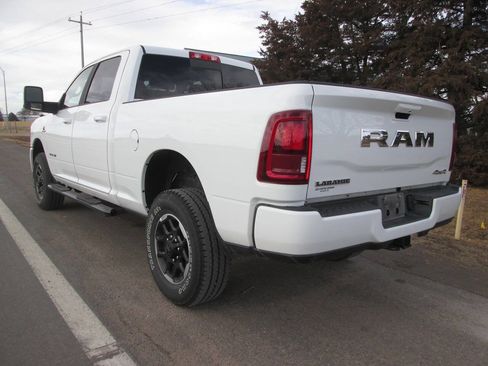 Used 2025 RAM 2500 Laramie AWD/4WD image 8
