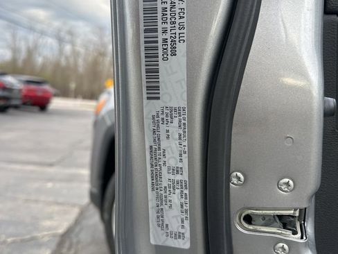 Used 2020 Jeep Compass Limited AWD/4WD image 42