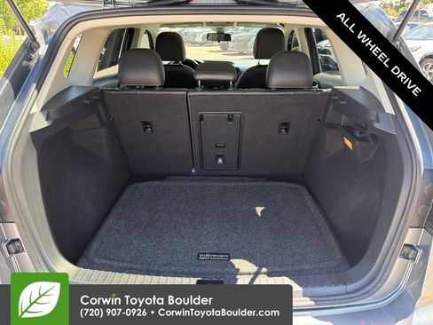 Used 2022 Volkswagen Taos SE w/ Panoramic Sunroof Package AWD/4WD image 18