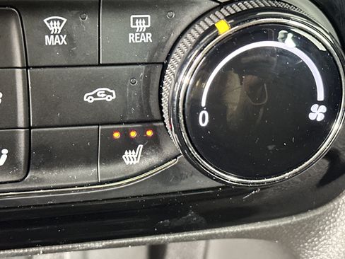 Certified 2023 Buick Encore GX Preferred w/ Cold Weather Comfort Package image 21