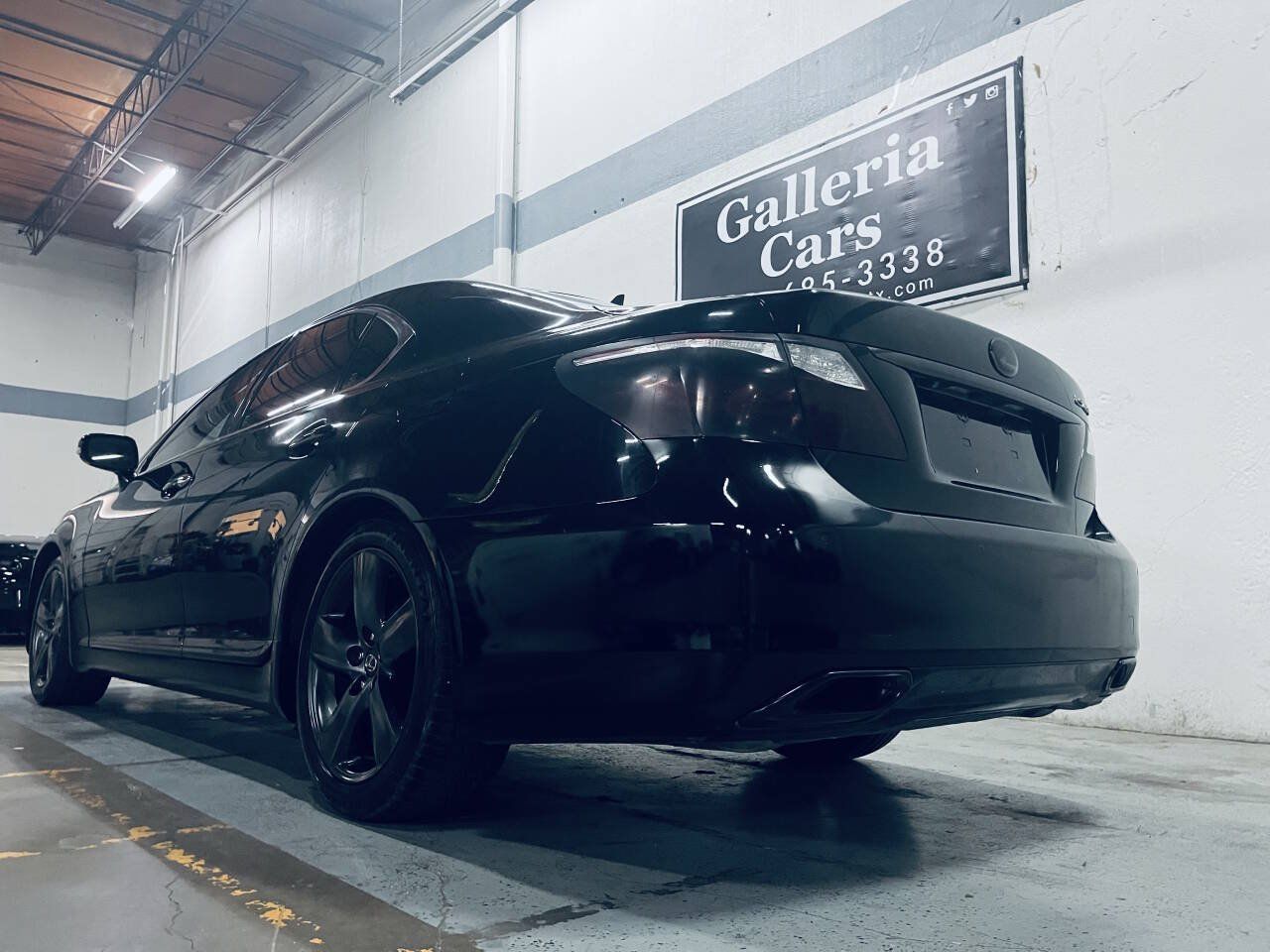 Used 2012 Lexus LS 460 w/ Comfort Pkg RWD image 3