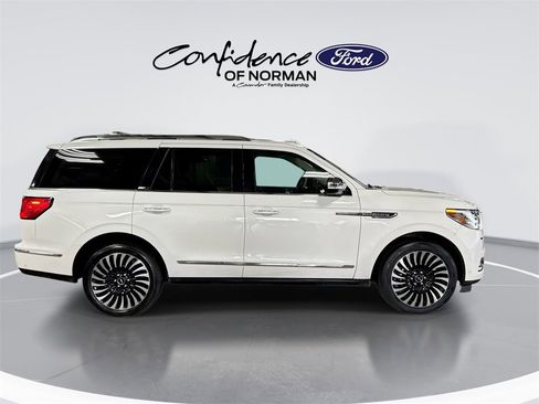Used 2020 Lincoln Navigator Black Label w/ Cargo Convenience Package image 10