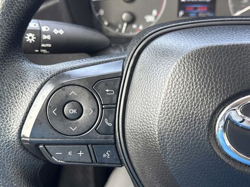 Used 2024 Toyota Corolla LE FWD image 19