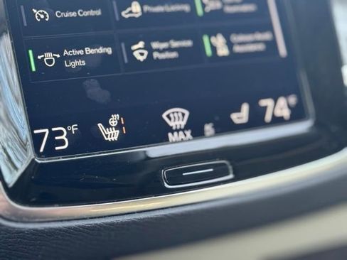 Used 2017 Volvo XC90 T6 Momentum w/ Vision Package image 13