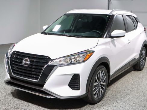Used 2023 Nissan Kicks SV image 30