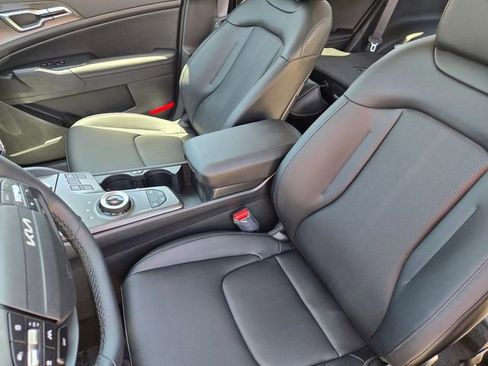 New 2026 Kia Sportage EX AWD/4WD image 17