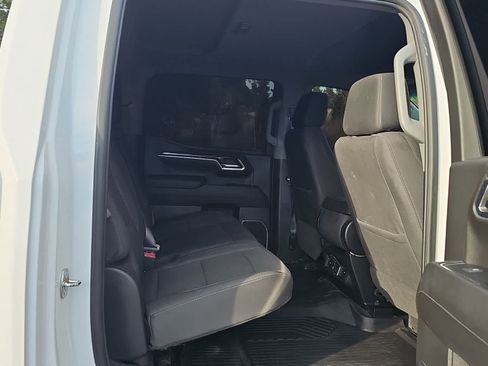 Used 2023 GMC Sierra 1500 SLE image 25