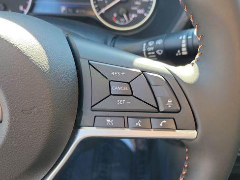 Certified 2025 Nissan Sentra SR image 26