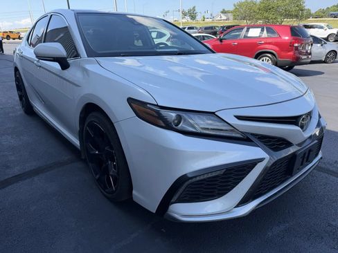 Used 2024 Toyota Camry XSE FWD image 5